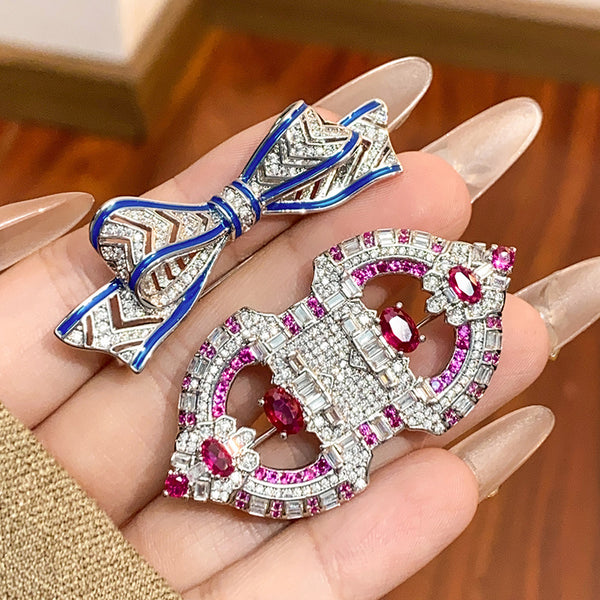 Elegant Suit Cheongsam Brooch for Women – Modern Minimalist Statement Accessory with Cultural Sophistication