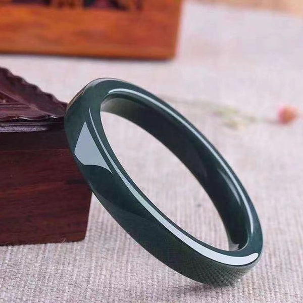 Hetian Jade Gray Jade Bracelet — Serene Ritual Wear for Quiet Mornings
