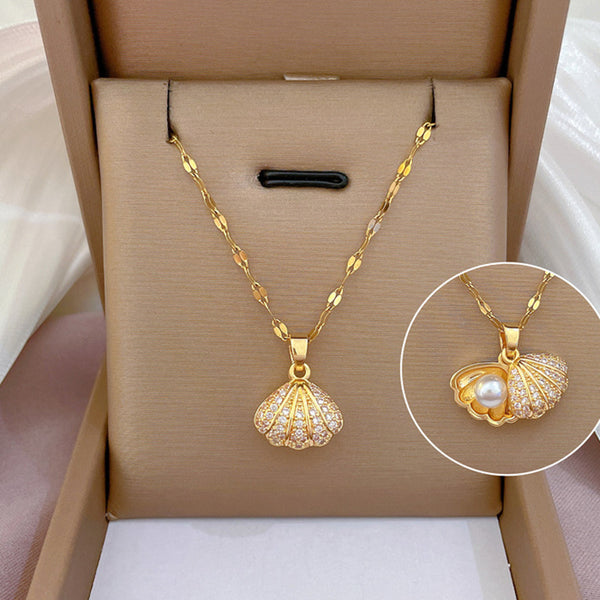 Elegant Shell and Pearl Necklace with Subtle Rhinestones – Organic Luxury Jewelry for Women