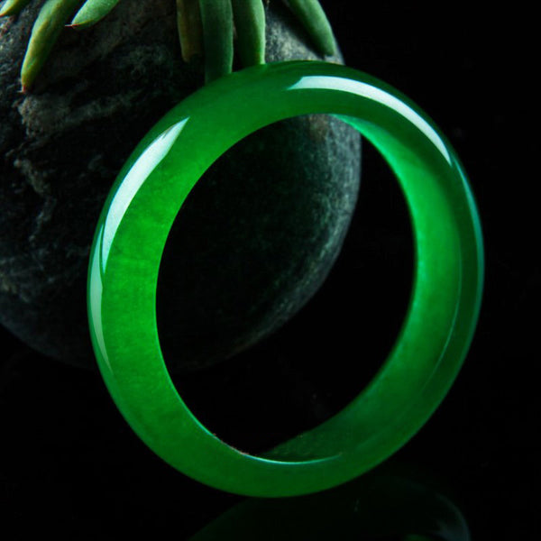 Glutinous Yang Green Jade Bracelet — Serene Ritual Adornment for Quiet Modern Living