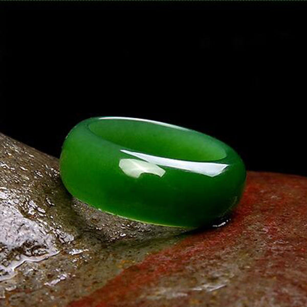 Moss Jade Signet Ring — Subtle Eastern Elegance for Quiet Rituals
