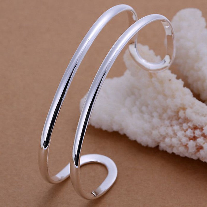 Moss Stone Minimalist Bangle — Quiet Ritual Jewelry for Modern Serenity