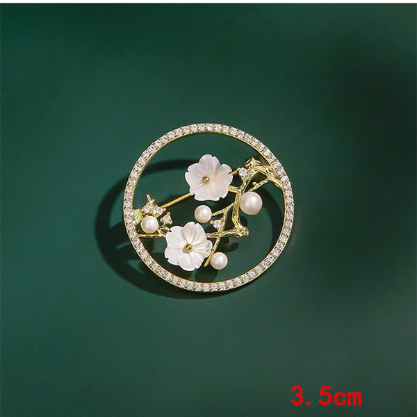 Elegant Chinese-Inspired Hollow Floral Brooch for Sophisticated Attire