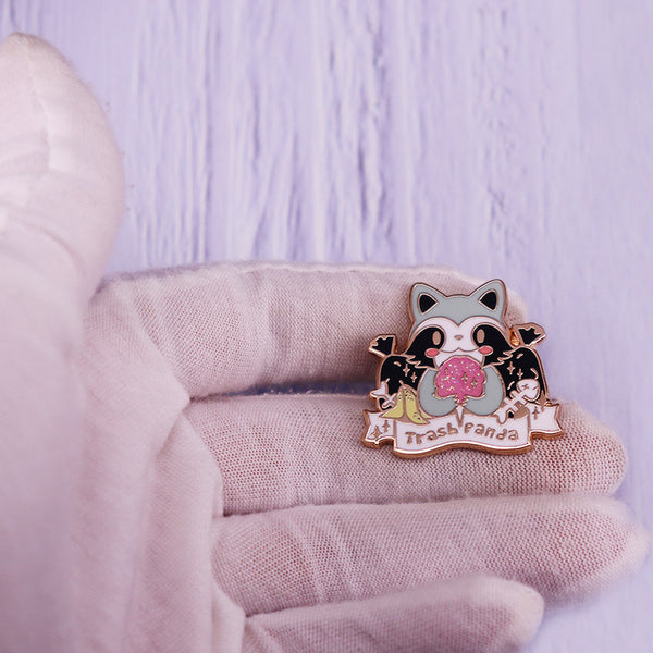 Elegant Cartoon Raccoon Brooch for Women – Minimalist Artistic Pin for Everyday Style