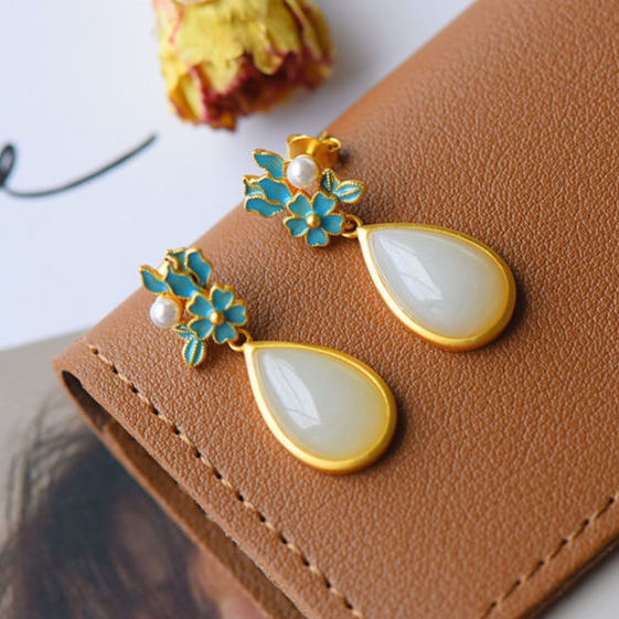 White Jade Drop Earrings — Serene Eastern Ritual Adornment for Quiet Modern Living
