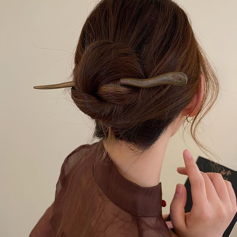 Sandalwood Hairpin — Quiet Ritual Hair Accent for Mindful Mornings