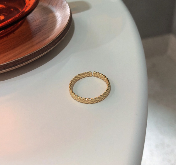 Elegant Women's Ring | Minimalist Oriental Style Ring for Timeless Sophistication