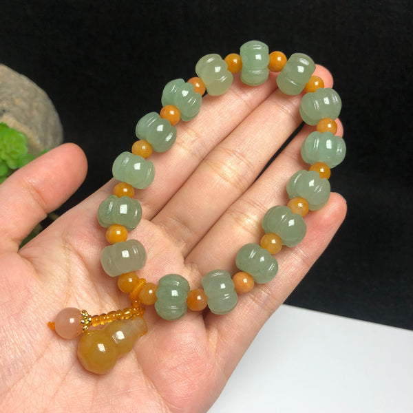 Golden Jade Gourd Pendant Bracelet — Symbol of Abundance for Quiet Rituals