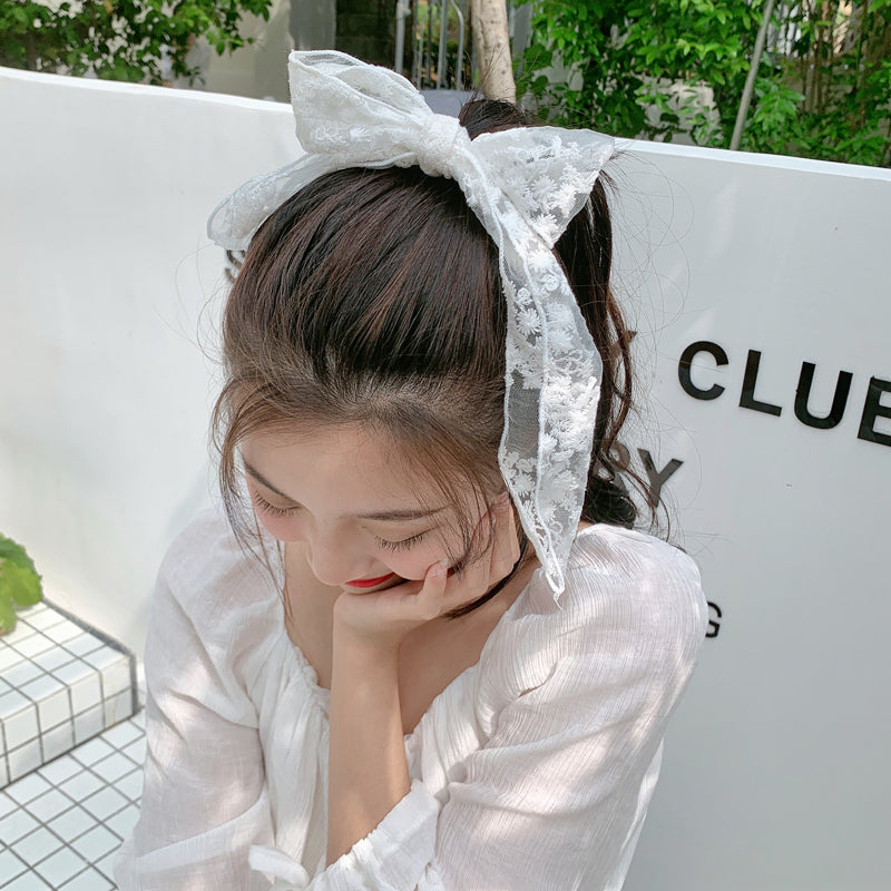 Elegant Silk Bow Hair Clip - Modern Minimalist Hair Accessory for Women