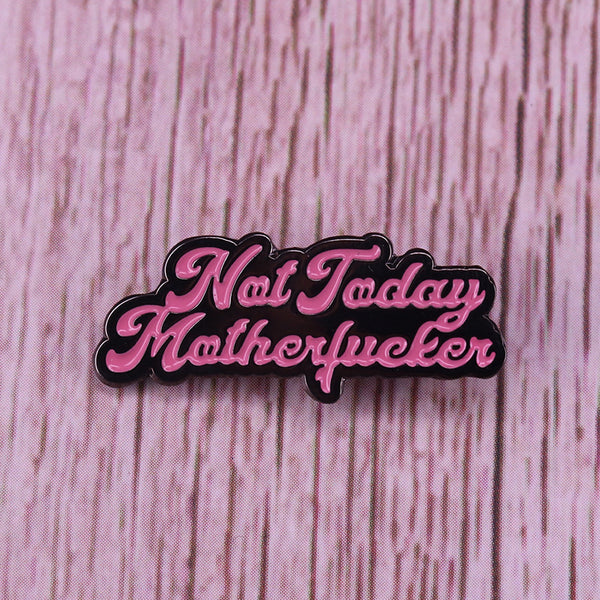 Elegant Solid Color Women's Slogan Brooch – Statement Piece for Modern Style